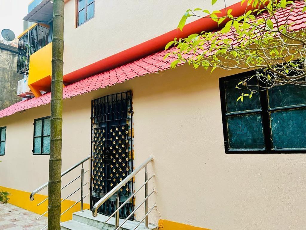 Spacious Apt With Antique Furniture ,Ac & Kitchen Καλκούτα Εξωτερικό φωτογραφία